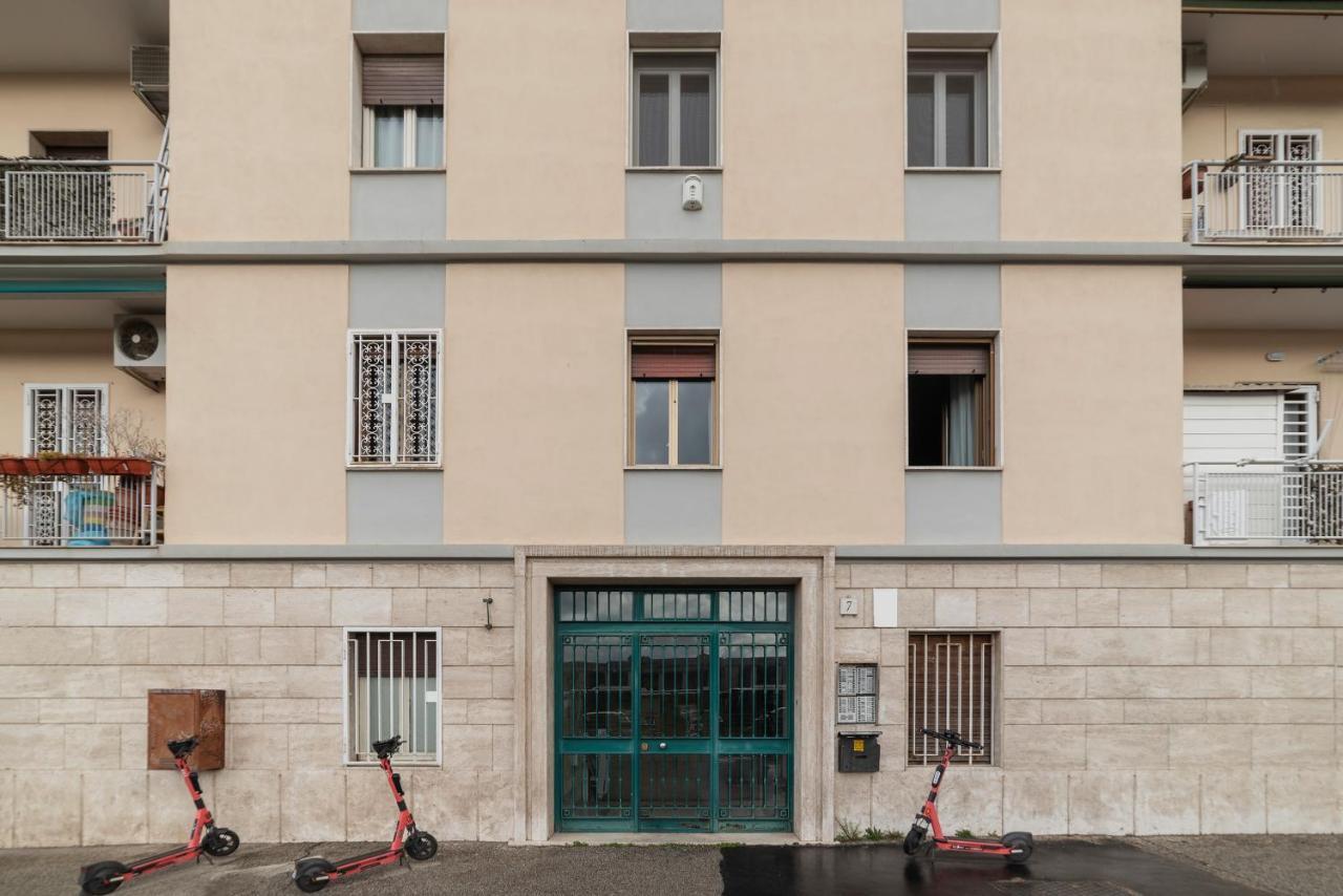 Sunny Apartment Piramide Рим Экстерьер фото